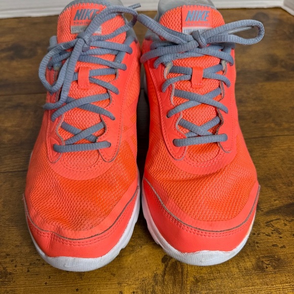 Nike Core Motion TR 2 Orange Running Shoes Sneakers Women’s Size 8 Lightweight‎ - Picture 3 of 12
